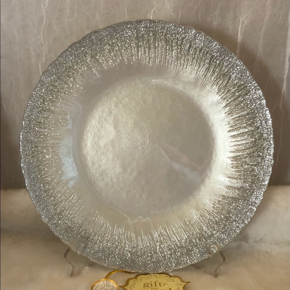 Artistic Accent Silver Luxe Starburst Dinner Plates 4.  11’ Sparkle